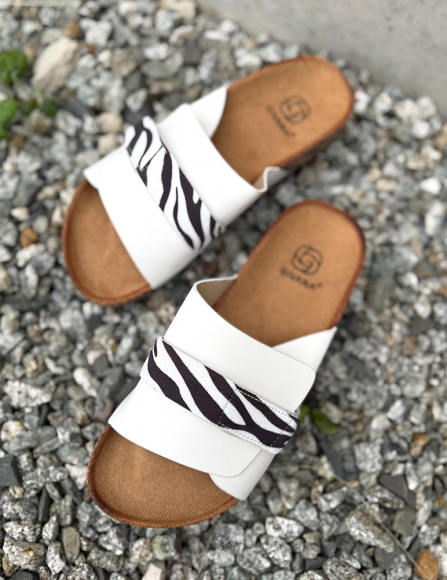 Biele šľapky Amista