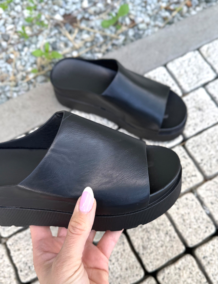 Čierne šlapky Belladonna