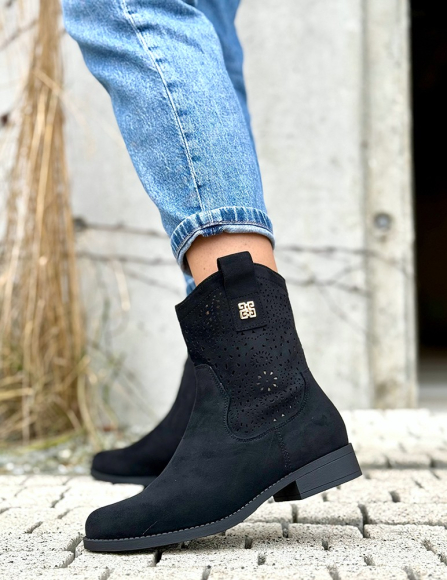 Čierne čižmy Giuliana