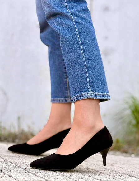 Čierne lodičky Juniper