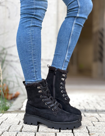 Čierne workery Keily