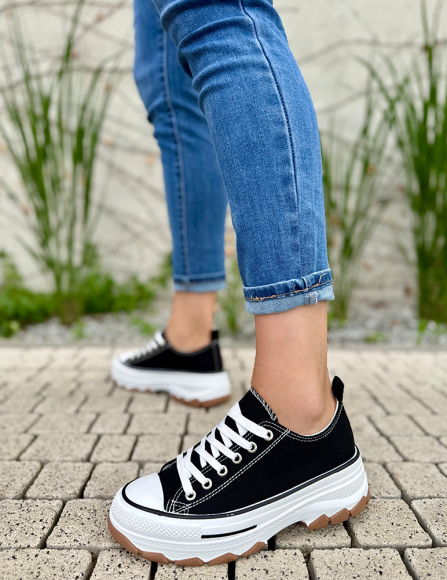 Čierne tenisky Saria