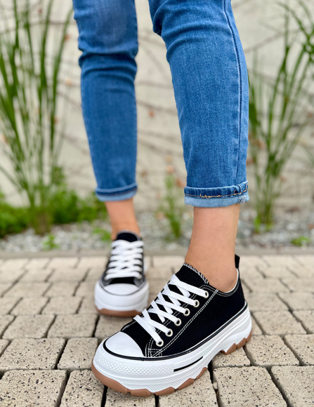 Čierne tenisky Saria