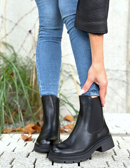 Čierne čižmy Iris