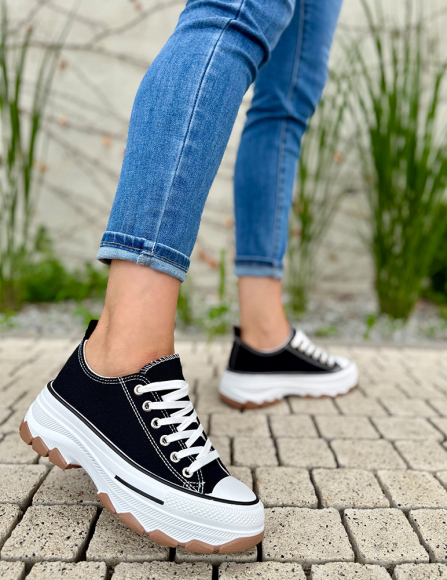 Čierne tenisky Saria