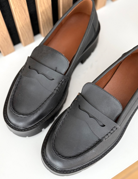 Čierne mokasíny Whitley