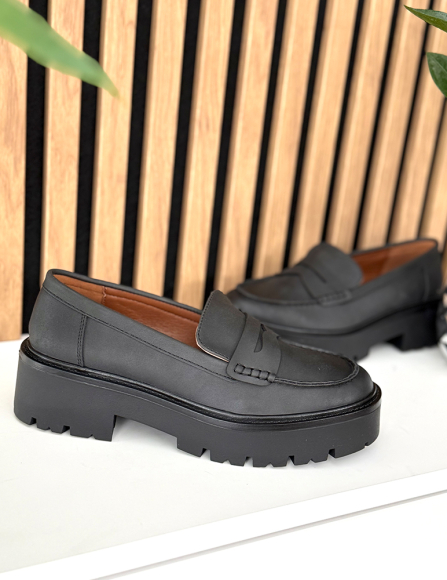 Čierne mokasíny Whitley