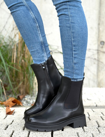 Čierne čižmy Iris