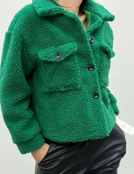 Zelený kabát Hester