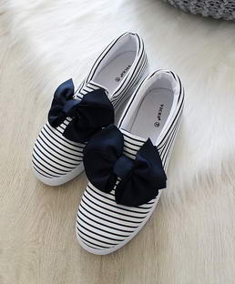 Biele slip ony Aleta